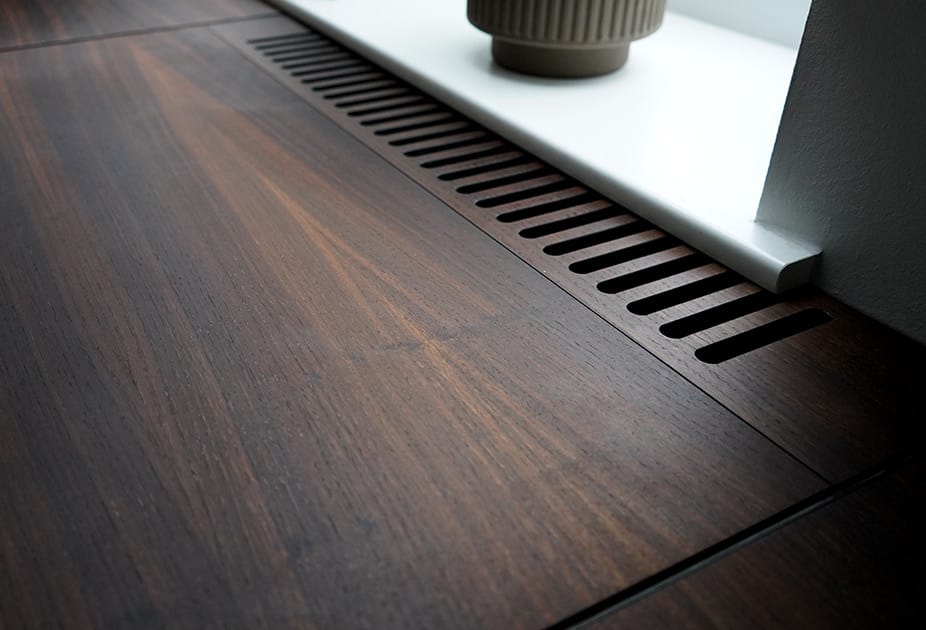 Radiatorskjuler og kommode i en samlet designløsning, Få udtænkt praktiske og æstetiske indretningsløsninger hos vores snedkeri Jesper Holm Design i København.